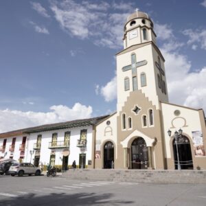 Sitios Cercanos y Actividades - Iglesia Plaza Salento